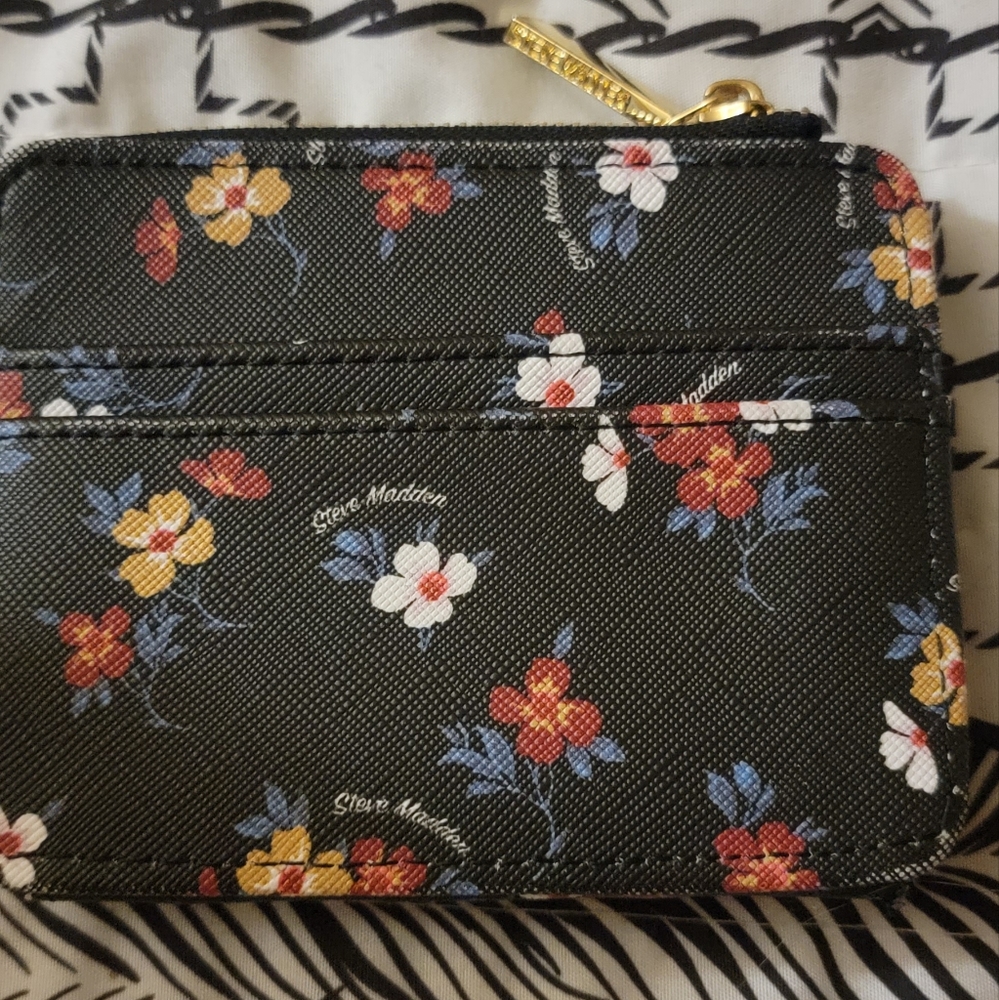 Steve Madden wallet - Picture 3 of 3